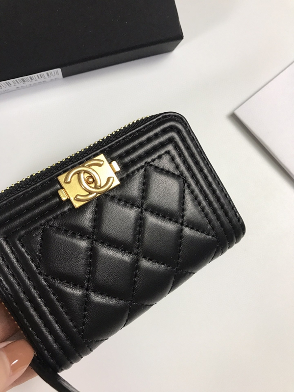 コピーシャネル激安財布背面デザイン